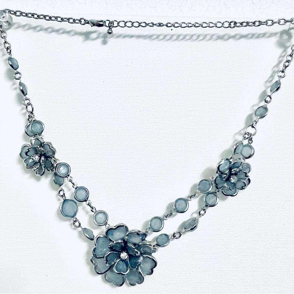 Floral design cable necklace (NWOT)